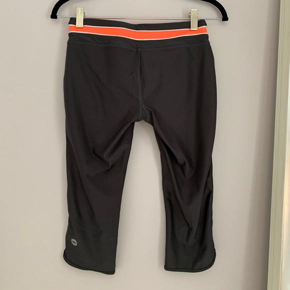 Athletic capris - Picture 3 of 6
